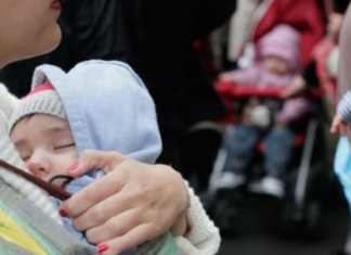 Indemnizația lunară pentru creșterea copilului acordată persoanelor asigurate. Care este modalitatea de calcul și ce opțiuni au solicitanții? | ZdG