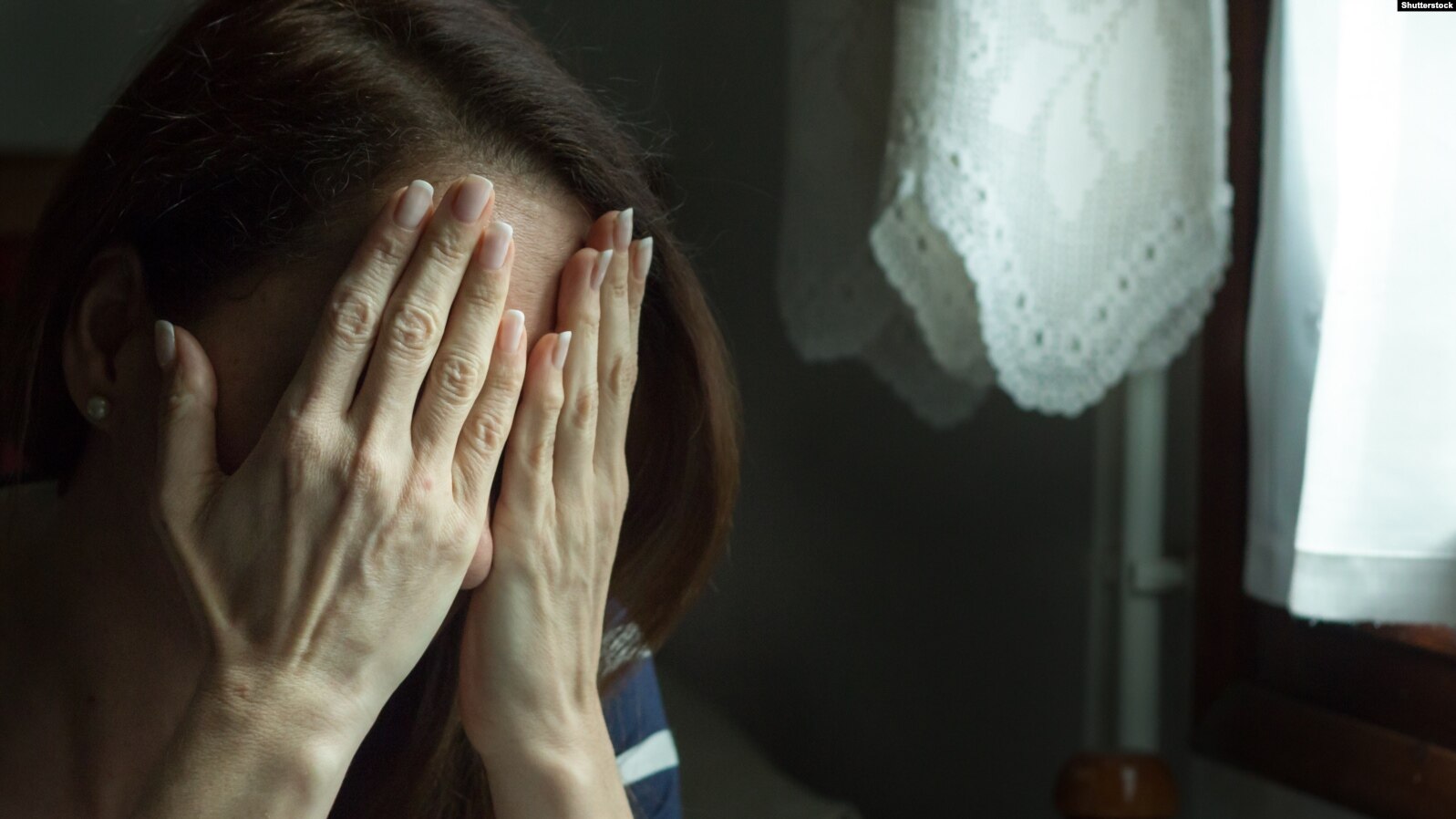 Женщина жертва домашнего насилия. Домашнее насилие над женщинами. Женщина жертва домашнего насилия. Женщины жертвы домашнего насилия. Жертва домашнего насилия.