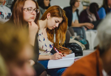 „Nimic despre noi fără noi”. 10 sfaturi pentru presa care scrie despre comunitatea LGBTQI+ | GENDERDOC-M